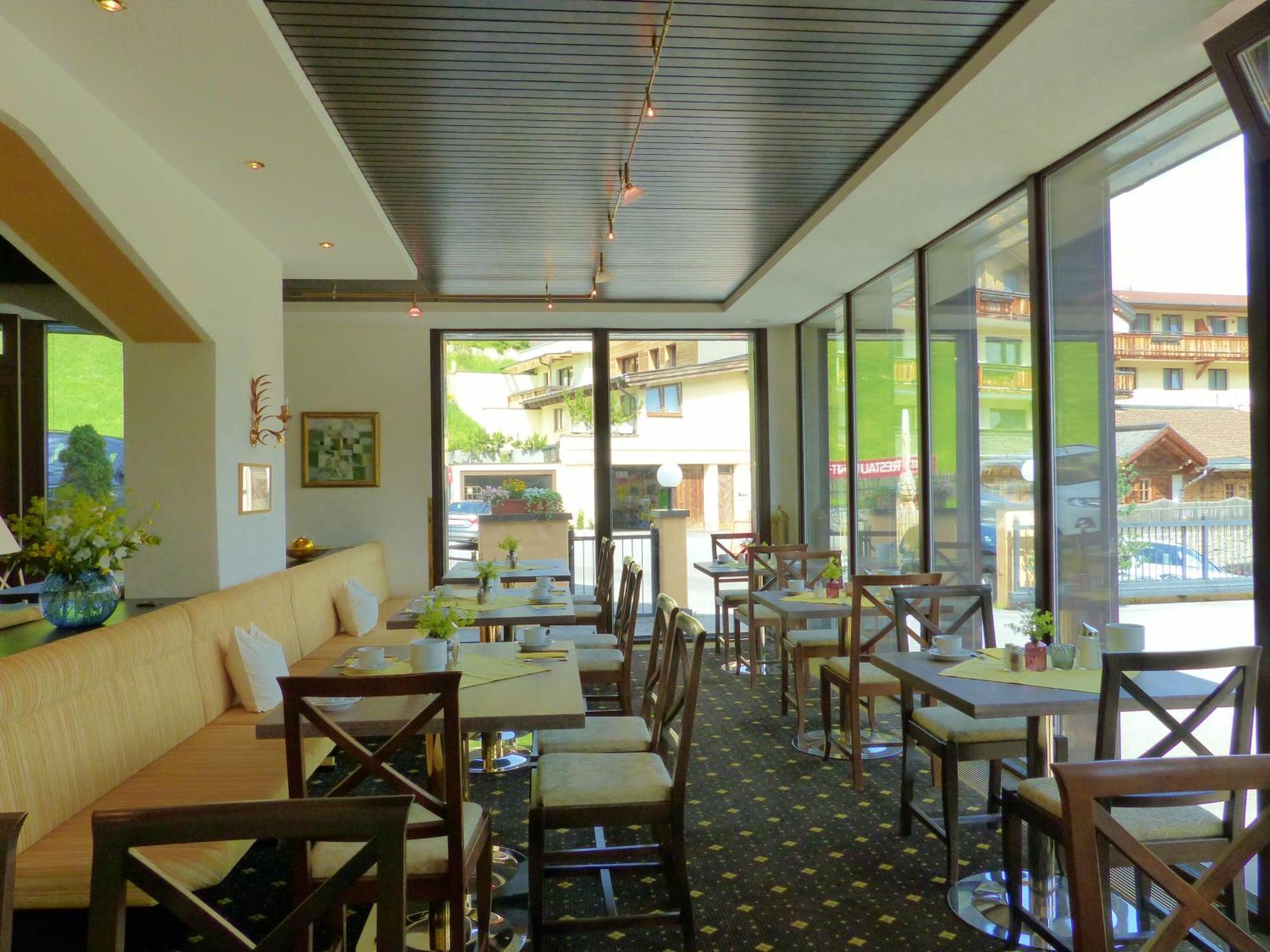 Hotel Garni Zerzer Зерфаус Екстериор снимка