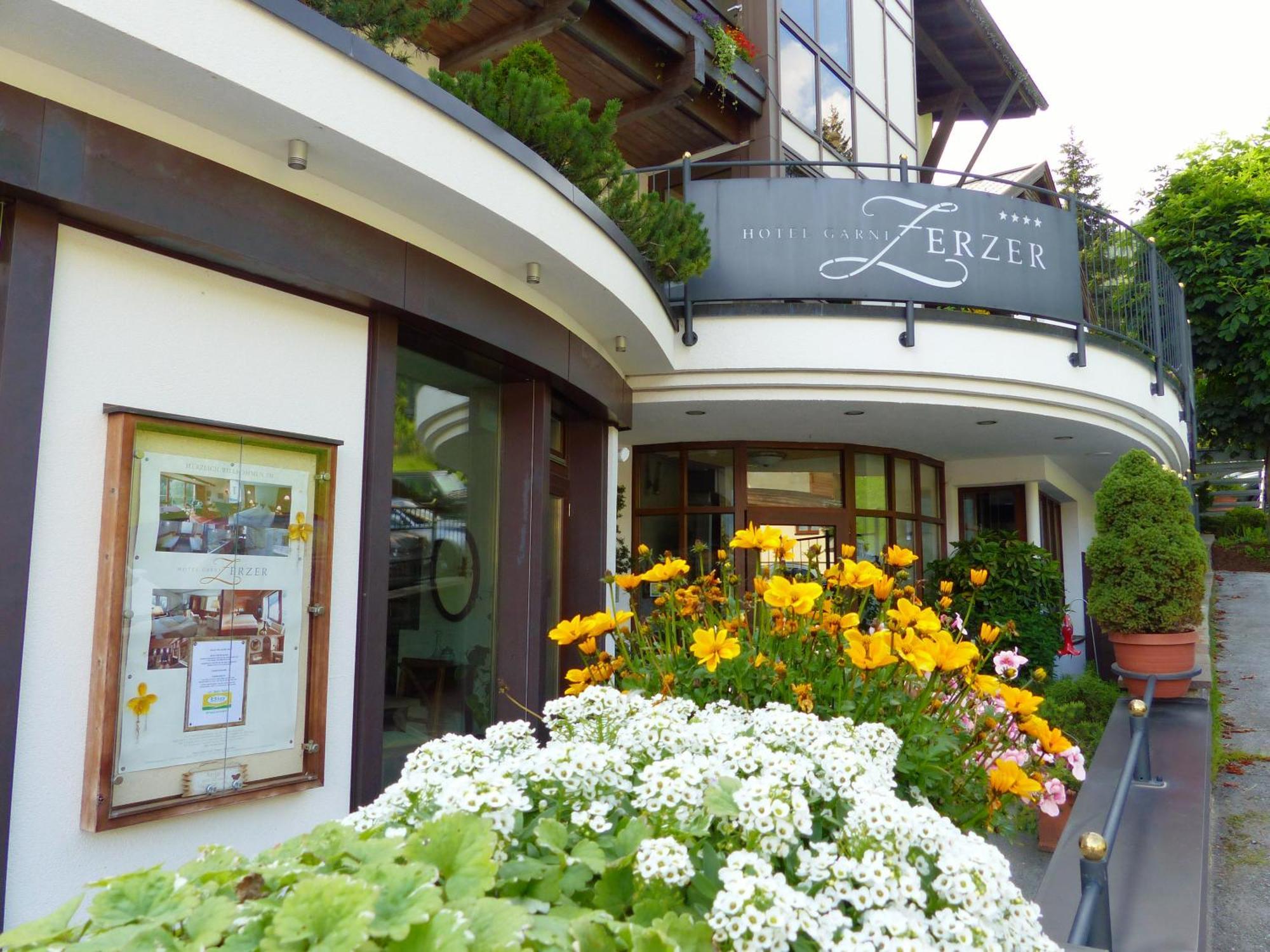 Hotel Garni Zerzer Зерфаус Екстериор снимка
