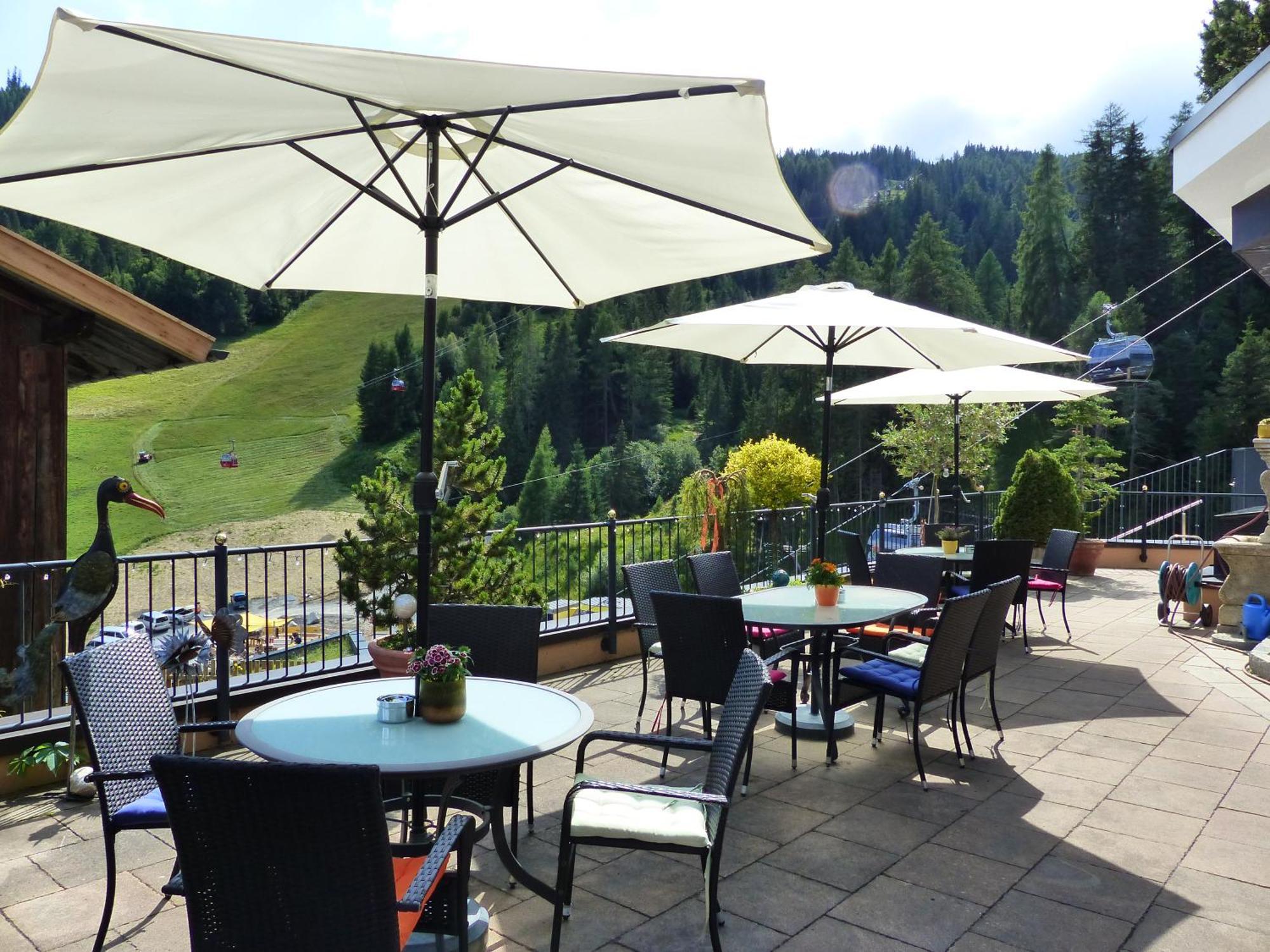 Hotel Garni Zerzer Зерфаус Екстериор снимка