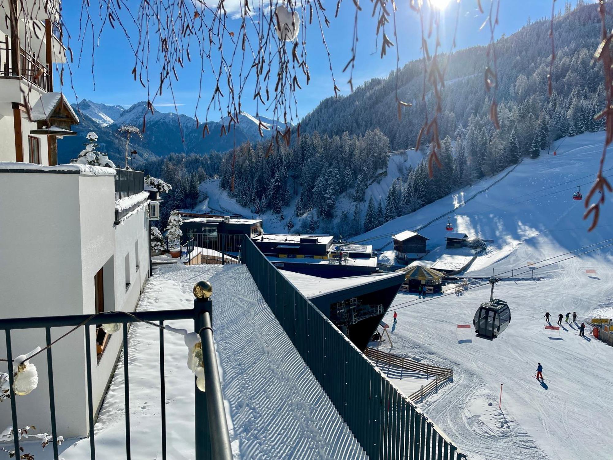 Hotel Garni Zerzer Зерфаус Екстериор снимка