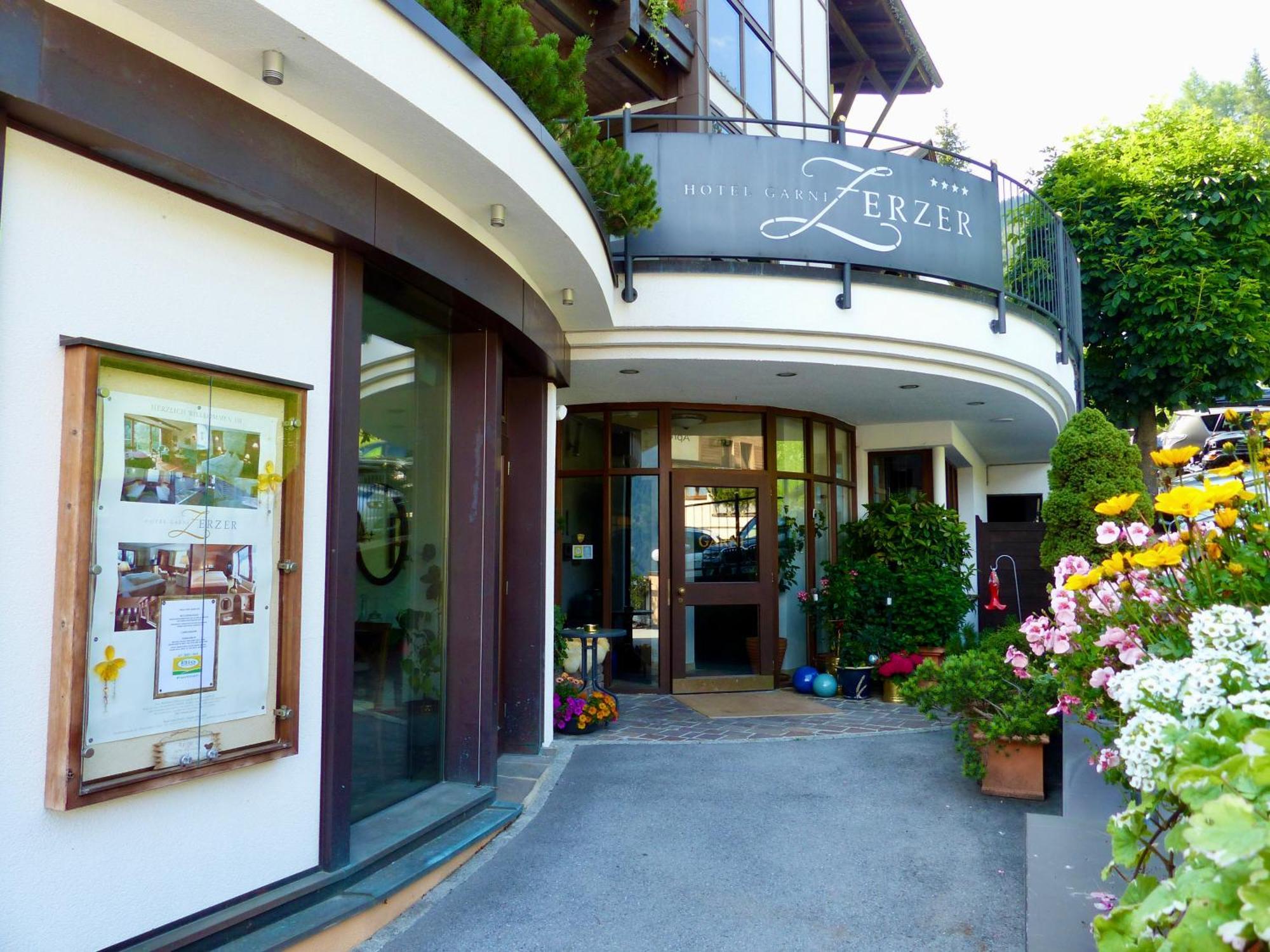 Hotel Garni Zerzer Зерфаус Екстериор снимка