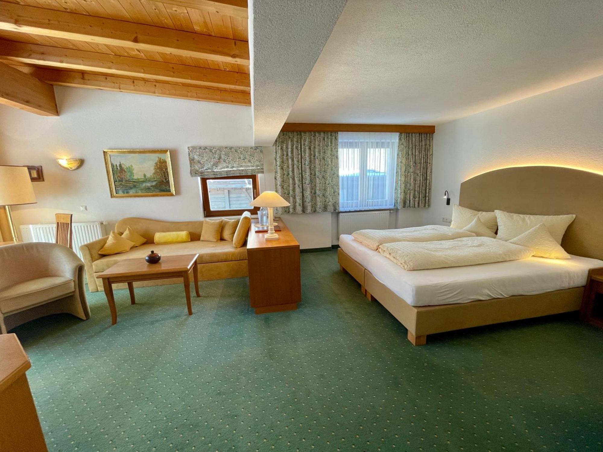 Hotel Garni Zerzer Зерфаус Екстериор снимка
