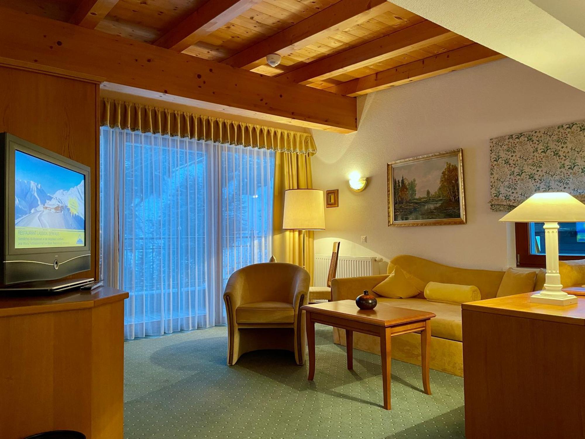 Hotel Garni Zerzer Зерфаус Екстериор снимка