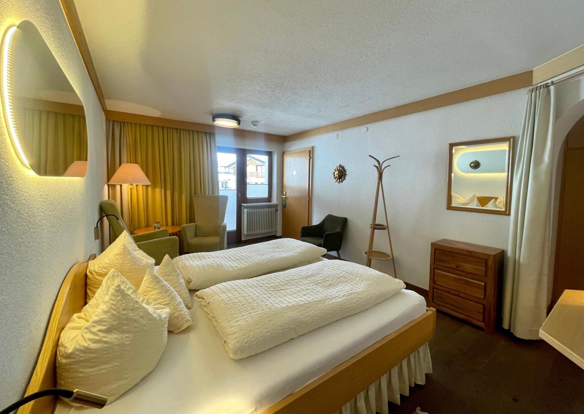 Hotel Garni Zerzer Зерфаус Екстериор снимка