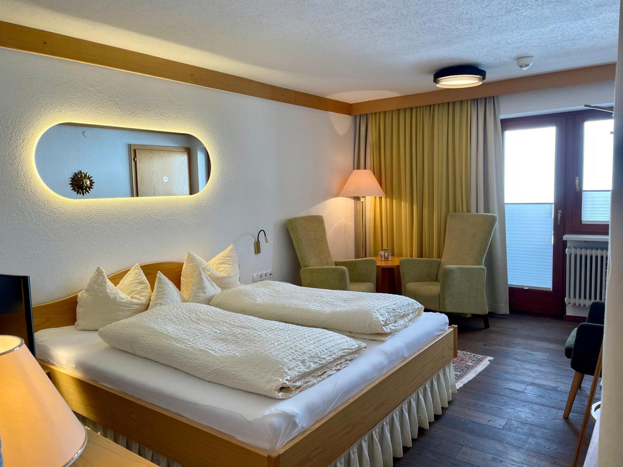 Hotel Garni Zerzer Зерфаус Екстериор снимка