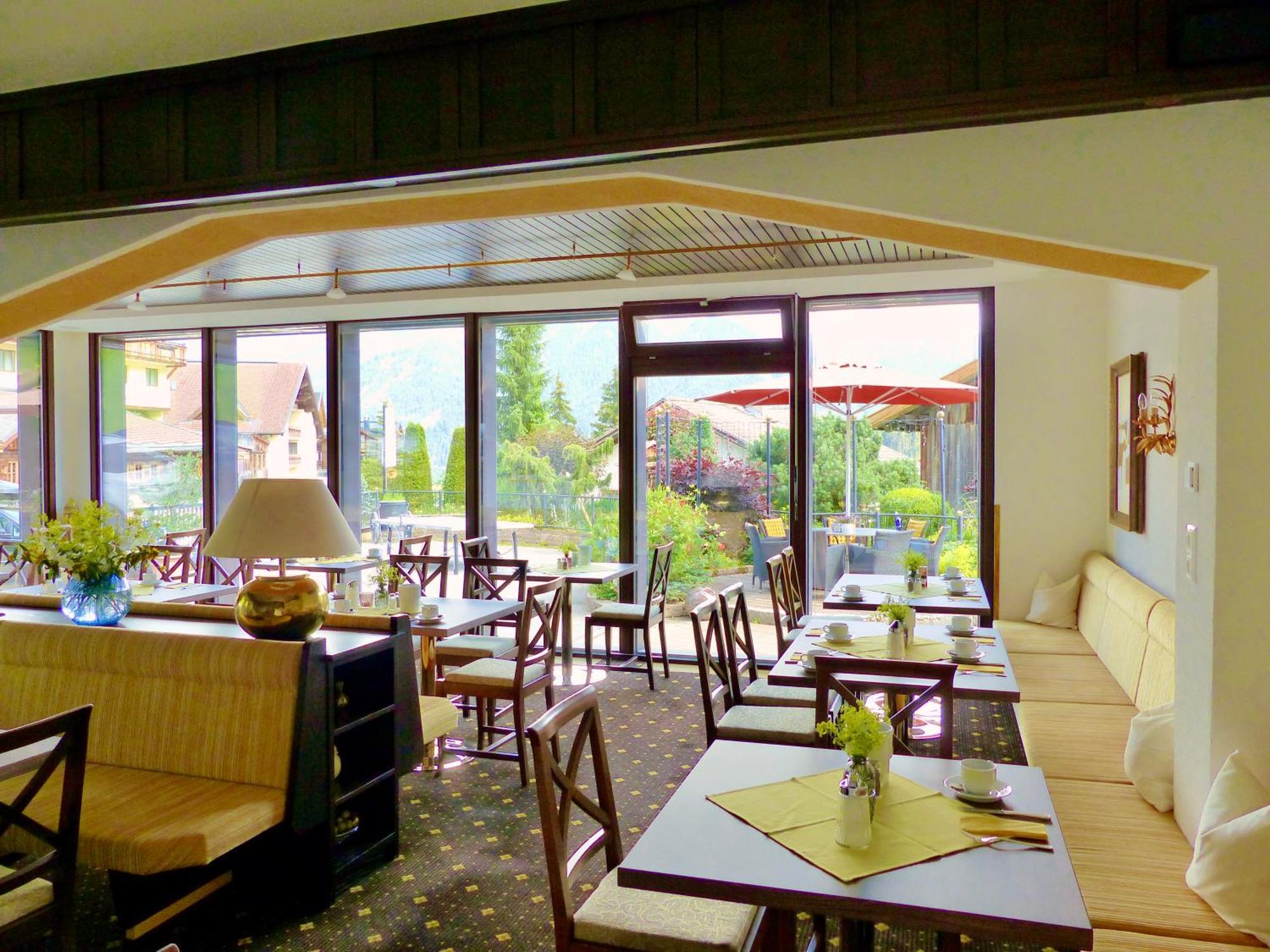 Hotel Garni Zerzer Зерфаус Екстериор снимка