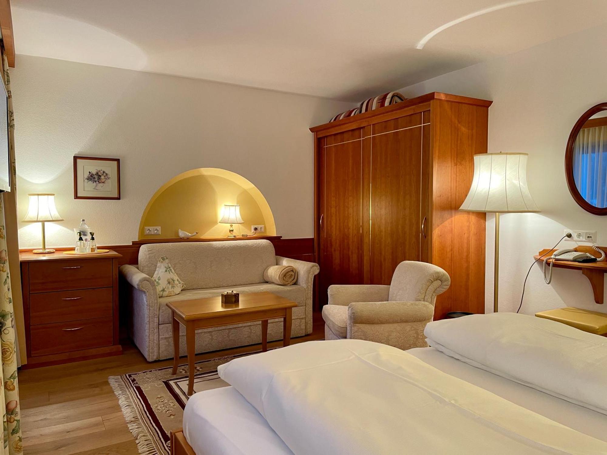 Hotel Garni Zerzer Зерфаус Екстериор снимка