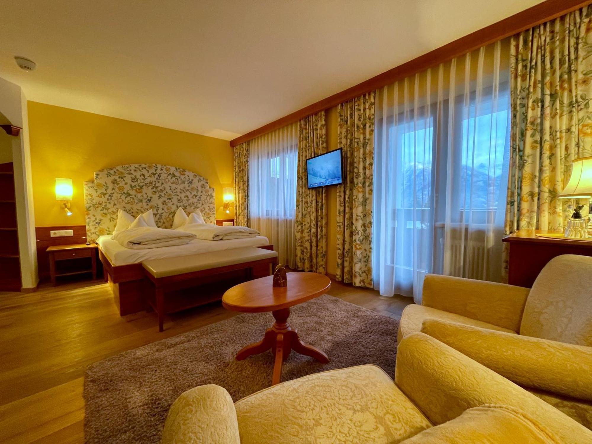 Hotel Garni Zerzer Зерфаус Екстериор снимка
