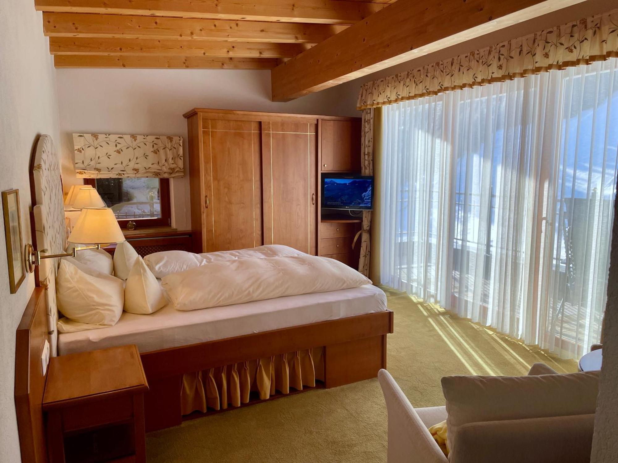 Hotel Garni Zerzer Зерфаус Екстериор снимка
