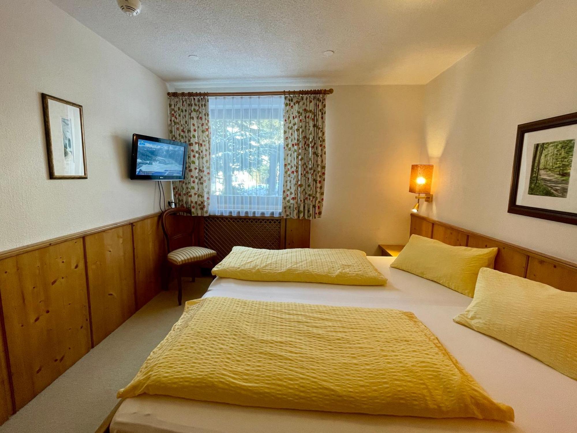 Hotel Garni Zerzer Зерфаус Екстериор снимка