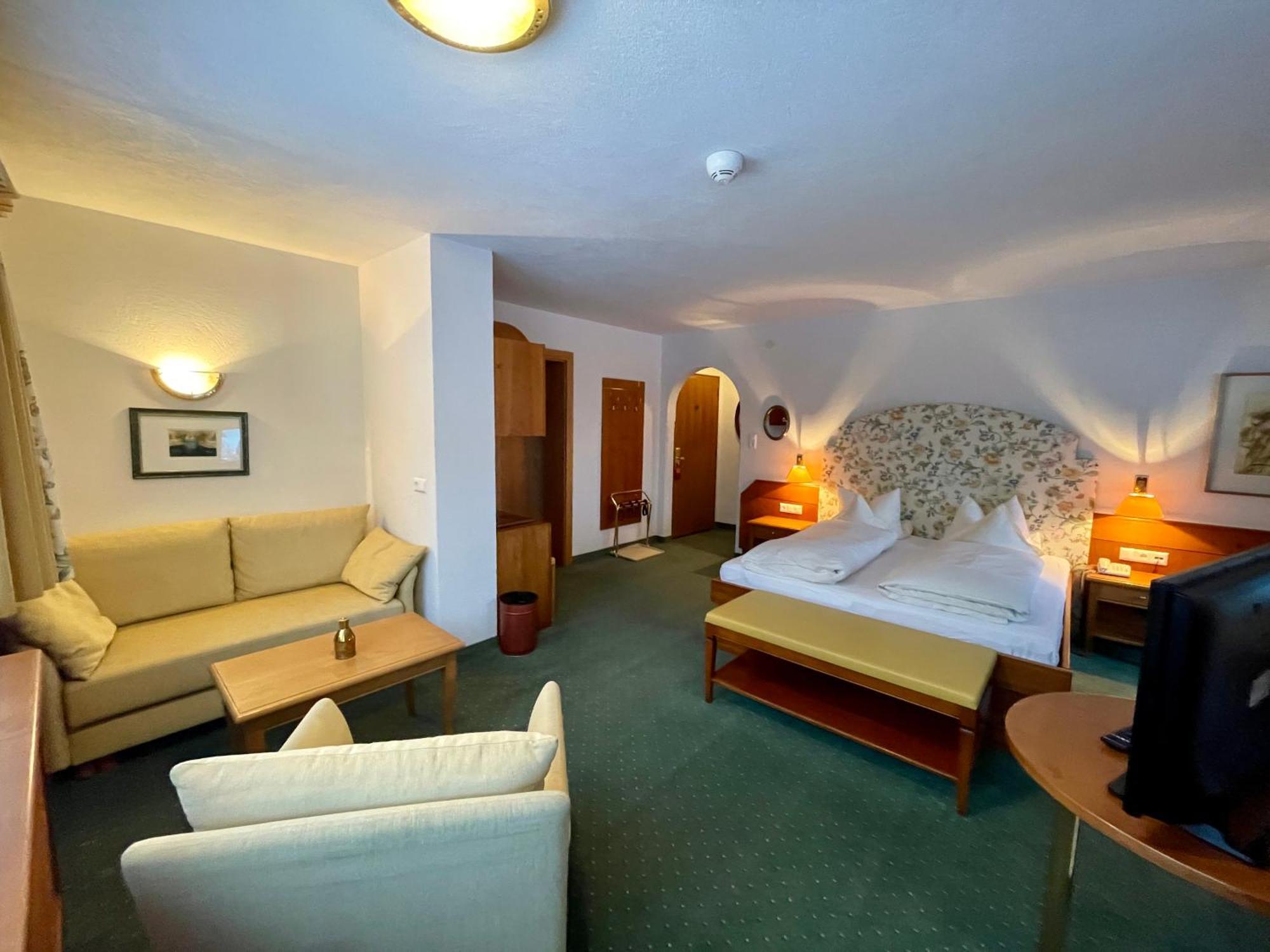 Hotel Garni Zerzer Зерфаус Екстериор снимка